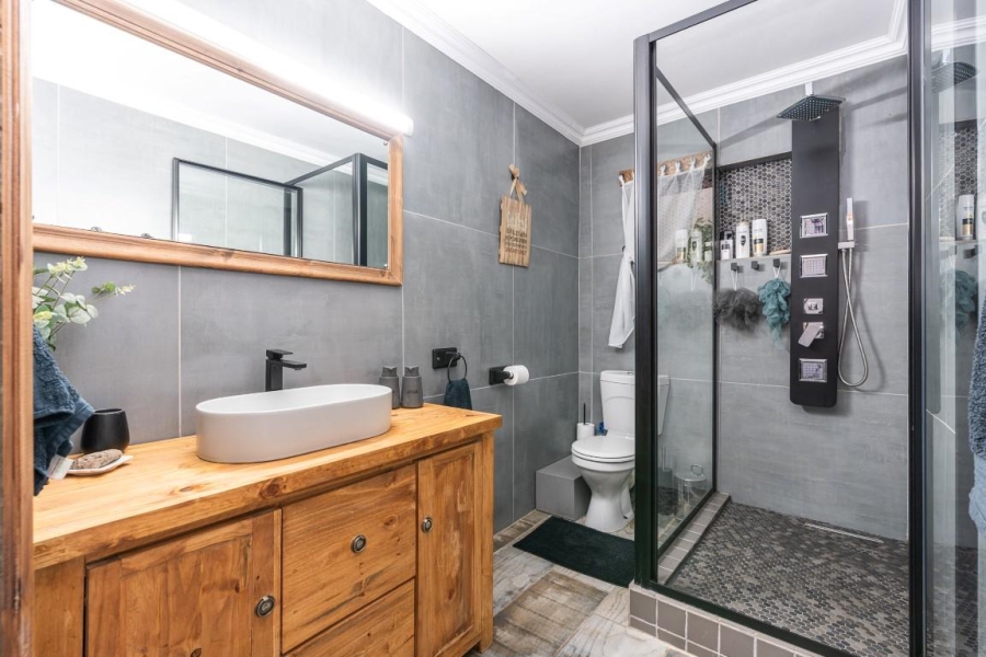 2 Bedroom Property for Sale in Victoria Park Western Cape